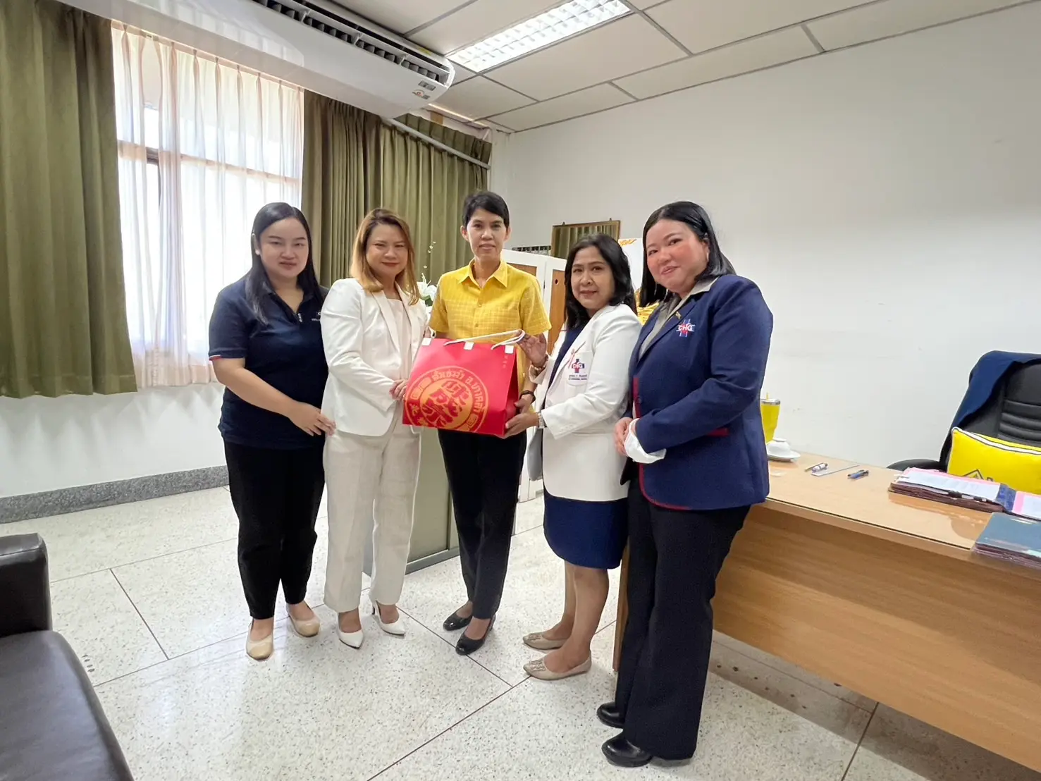 โรงพยาบาลจุฬารัตน์ 3 อินเตอร์ ร่วมกับสำนักงานประกันสังคม จังหวัดสมุทรปราการ จัดกิจกรรมตรวจคัดกรองคลื่นไฟฟ้าหัวใจ เพื่อส่งเสริมสุขภาพและป้องกันโรคหัวใจขาดเลือด